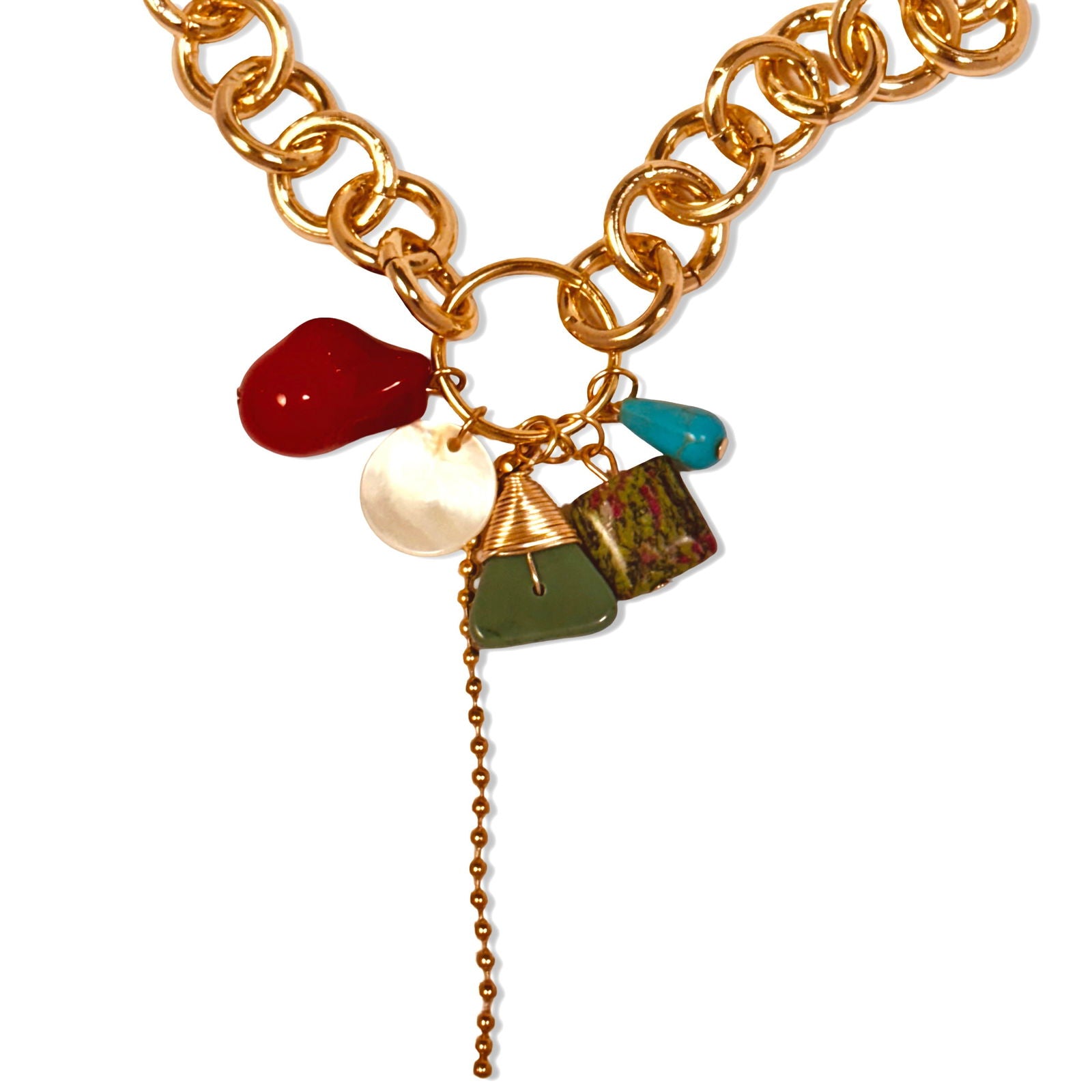 Close-up image showing chunky gold chain shine and red white green multicolor blue stones detail - Statement elegant gold plated necklace/pendant/choker - hypoallergenic anti‑tarnish waterproof nickel‑free gold plated necklace 