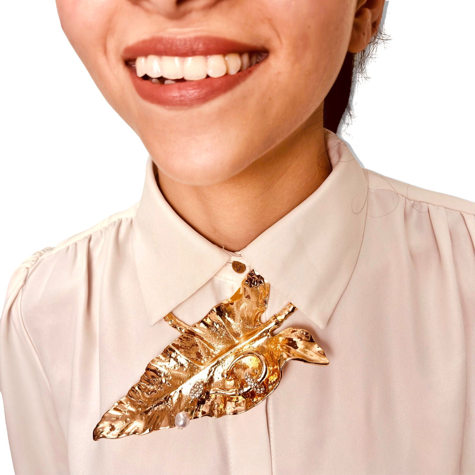 Model wearing golden leaf hasli necklace – bold botanical neckline - statement gold plated necklace -  waterproof anti-tarnish hypoallergenic gold plated necklace
